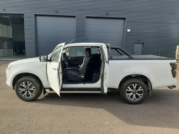 ISUZU D MAX SPACE N60F 4X4 A/T BVA 