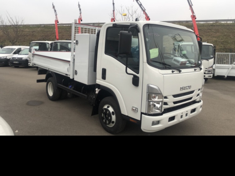 ISUZU M27 LARGE 3.0L 150CH BVM BENNE ACIER 3000 + COFFRE + PORTE UNIV J.P.M