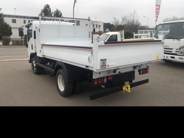 ISUZU M27 LARGE 3.0L 150CH BVM BENNE ACIER 3000 + COFFRE + PORTE UNIV J.P.M