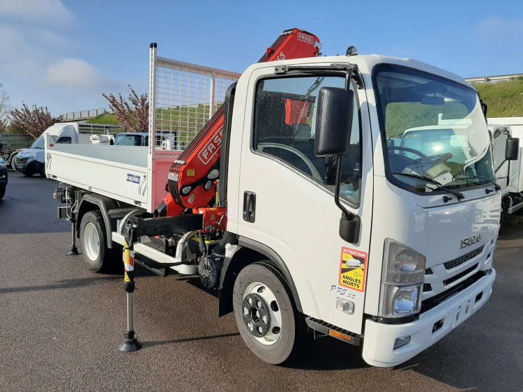 ISUZU P75 5.2L 190CH BVA BENNE ACIER + GRUE FASSI F65.24