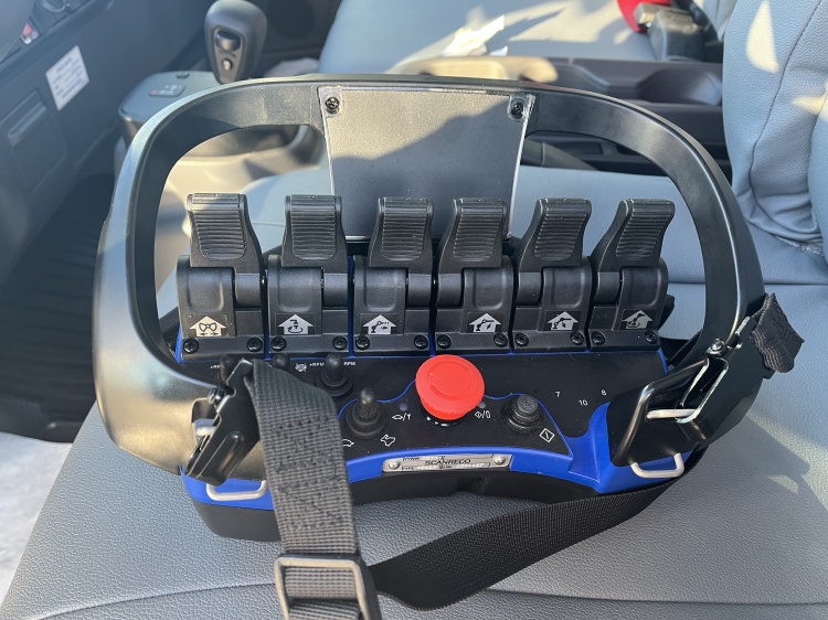 ISUZU M30 5.2L 190CH BVA BENNE ACIER + GRUE FASSI F65.24