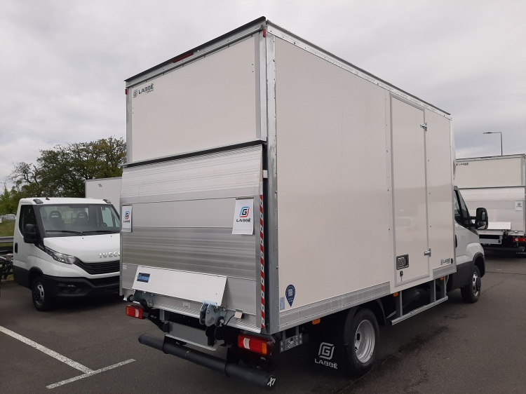 IVECO DAILY 35C16H 3.0L 160CH BVM CAISSE 20M3 + HAYON 750KG