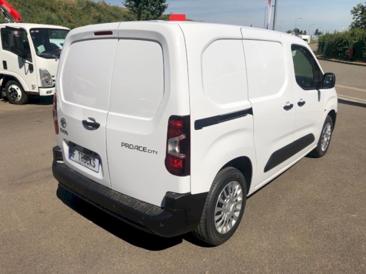 TOYOTA  PROACE CITY 1,5L 100CH BVM6 DYNAMIC MEDIUM