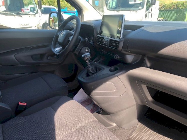 TOYOTA  PROACE CITY 1,5L 100CH BVM6 DYNAMIC MEDIUM