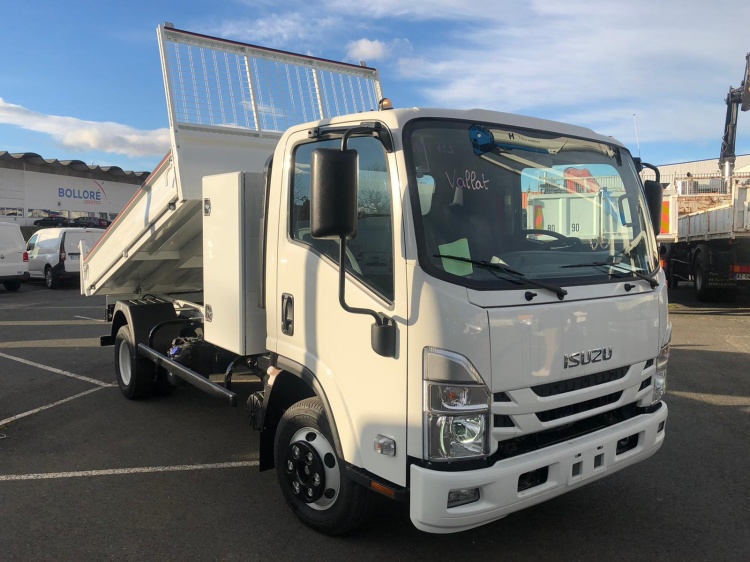 ISUZU M27 LARGE 3.0L 150CH BVM BENNE ACIER 3300 + COFFRE + PORTE AUTO J.P.M