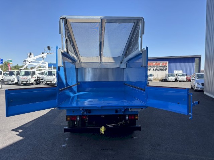 ISUZU M27 LARGE 3.0L 150CH BVM BENNE ACIER + COFFRE + PORTE UNIV + REHAUSSES + TOIT DE PROTECTION J.P.M