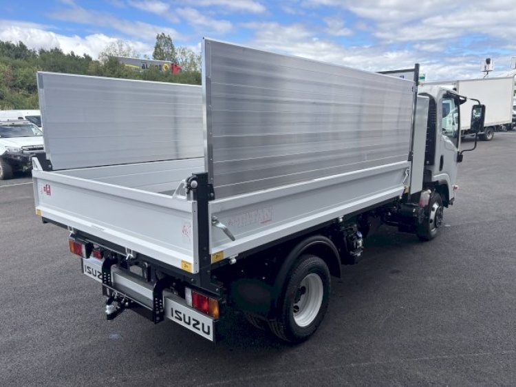 ISUZU M27 LARGE 3.0L 150CH BVM BENNE ACIER + COFFRE + REHAUSSES