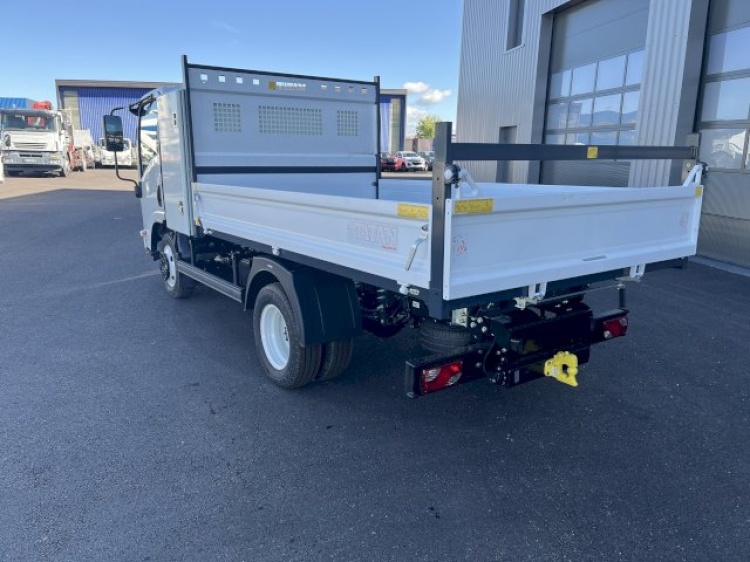 ISUZU M27 3.0L 150CH BVM BENNE ACIER + COFFRE 