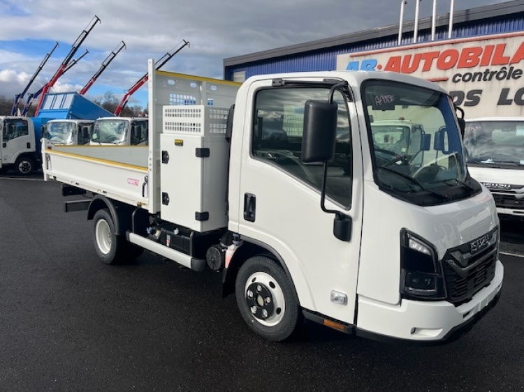 ISUZU M27 GEN 2 3.0L 150CH BVM BENNE ACIER CABRETA + COFFRE MI HAUTEUR + PANIER