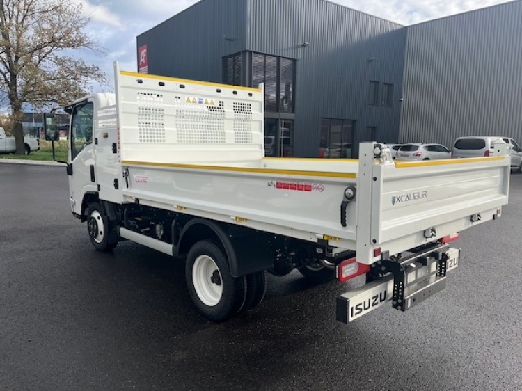 ISUZU M27 GEN 2 3.0L 150CH BVM BENNE ACIER CABRETA + COFFRE MI HAUTEUR + PANIER