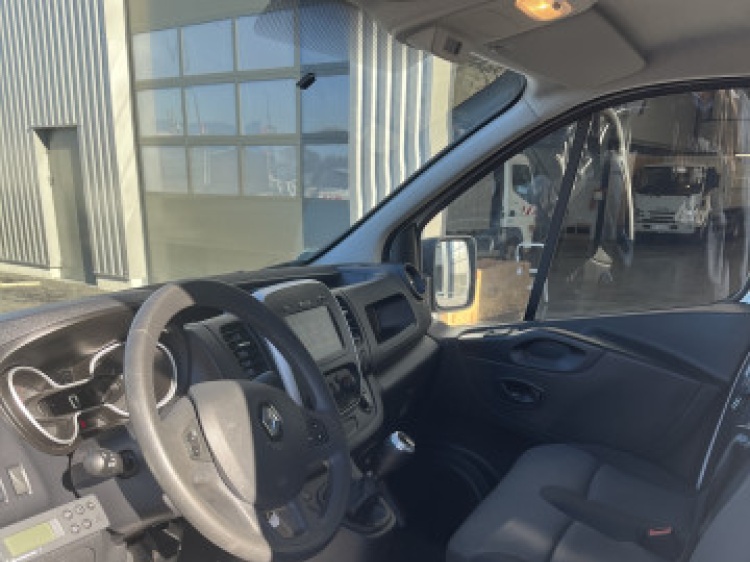 RENAULT TRAFIC 145CH BVM PLANCHER CABINE FRIGO L2H1