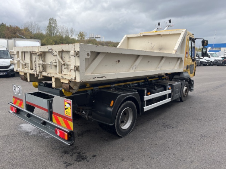 RENAULT D12 210CH BVA 12T POLYBENNE