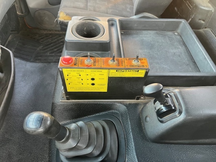 MERCEDES ATEGO 13T 180CH BVM POLYBENNE