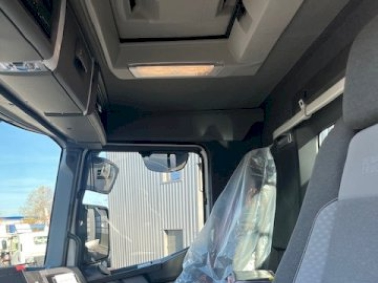 RENAULT GAMME C 8X4 OFF ROAD 13L E6 POLYBENNE + GRUE 