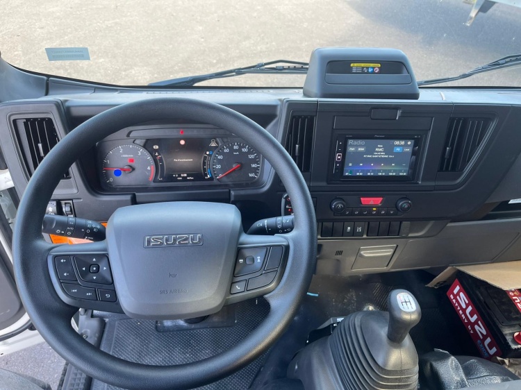 ISUZU M27 GENERATION 2 BENNE ALUMINIUM TITAN 2600 + GRUE PM30.23