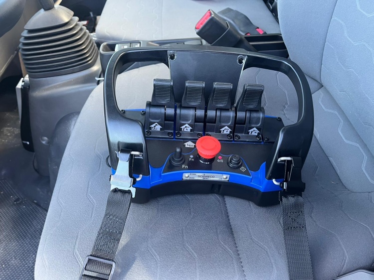 ISUZU M27 GENERATION 2 BENNE ALUMINIUM TITAN 2600 + GRUE PM30.23